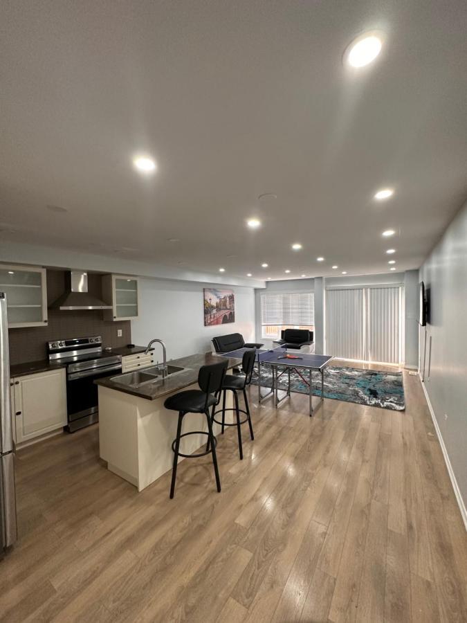 Cmoney Beautiful Home 2 Brampton Exteriér fotografie